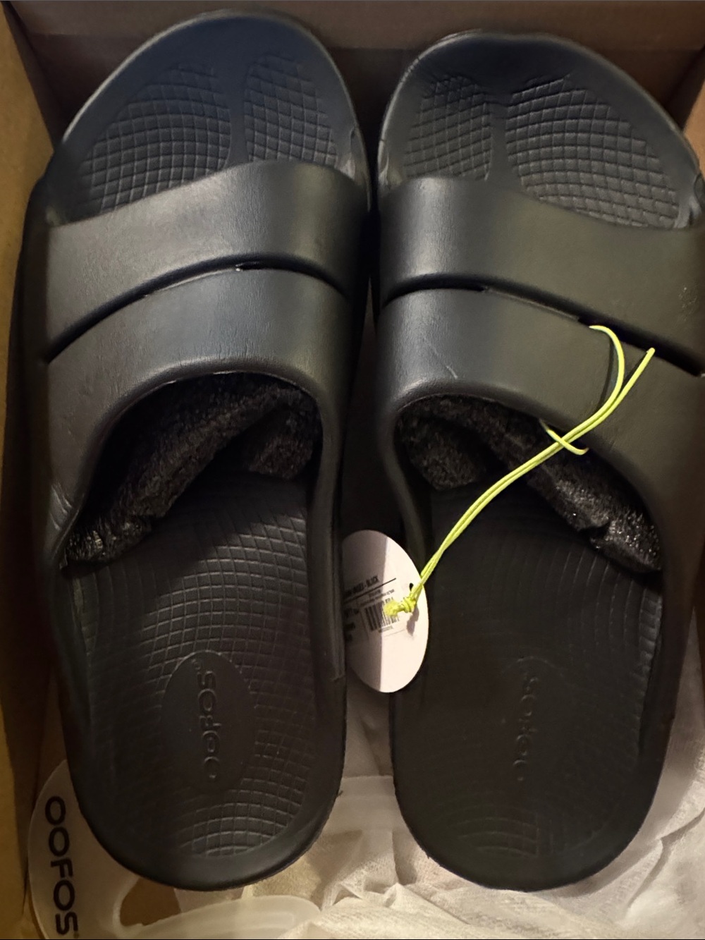NEW Sz 9 MENS OOFOS OOahh RECOVERY SLIDES SANDALS BLACK COLOR